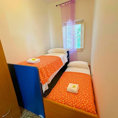Bester-preis-50-meter-vom-meer-entfernt-privater-parkplatz Apartamento